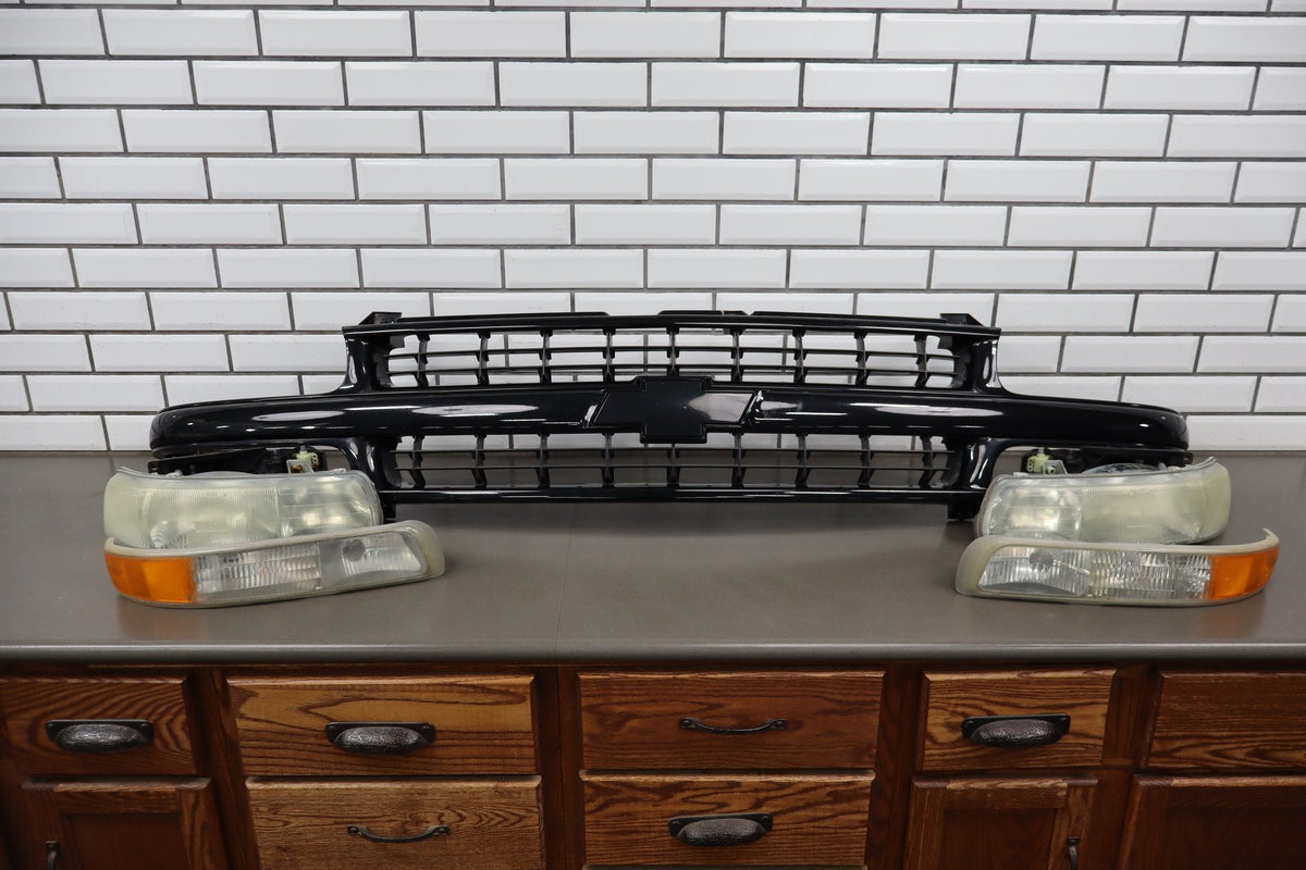 03-06 Chevy Tahoe/Suburban GMT800 Body Color Grille 19131244