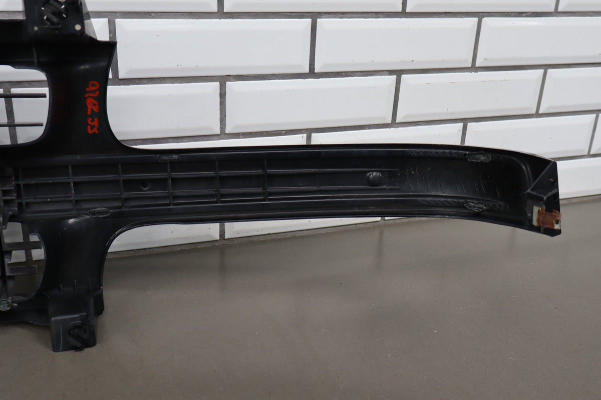 03-06 Chevy Tahoe/Suburban GMT800 Body Color Grille 19131244