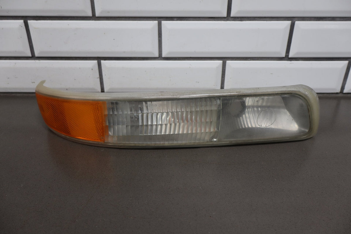 03-06 Chevy Tahoe/Suburban GMT800 Body Color Grille 19131244