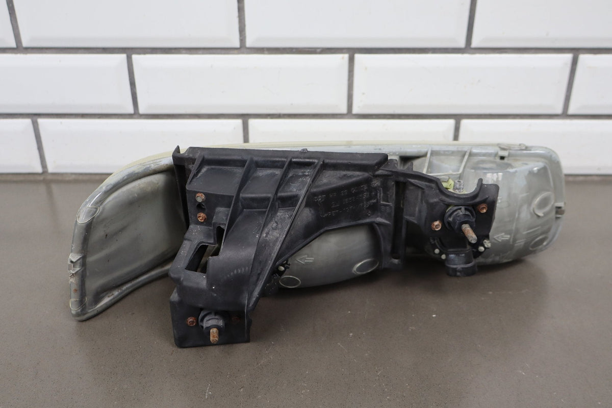 03-06 Chevy Tahoe/Suburban GMT800 Body Color Grille 19131244