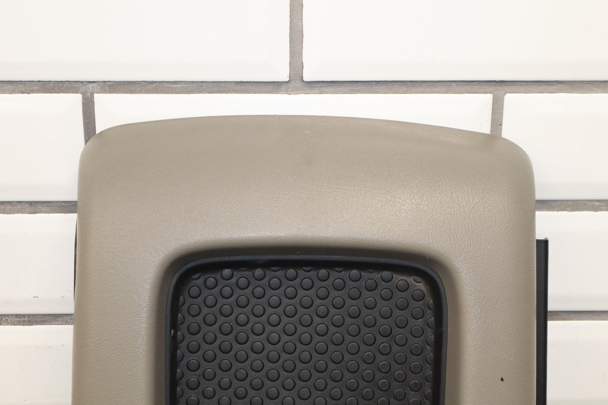 03-06 Chevy Tahoe/Suburban GMT800 Console Lid Charcoal