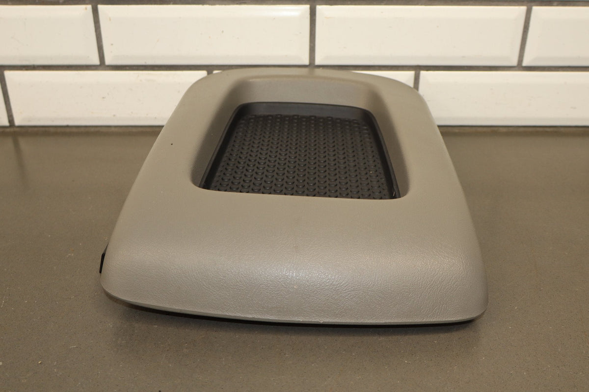 03-06 Chevy Tahoe/Suburban GMT800 Console Lid Charcoal