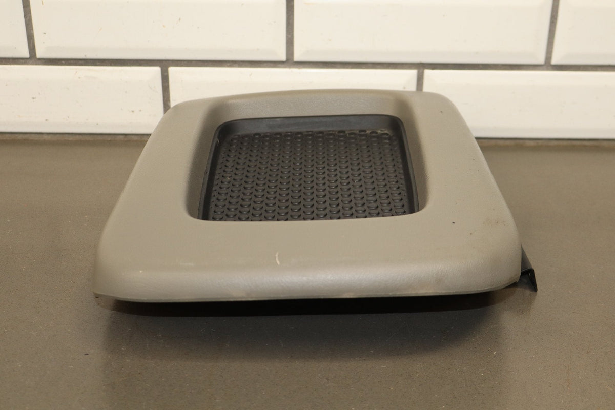 03-06 Chevy Tahoe/Suburban GMT800 Console Lid Charcoal