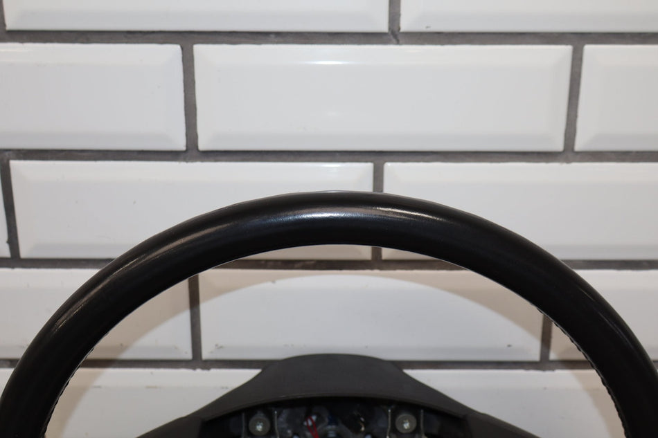 03-06 Chevy Tahoe/Suburban GMT800 Leather Steering Wheel