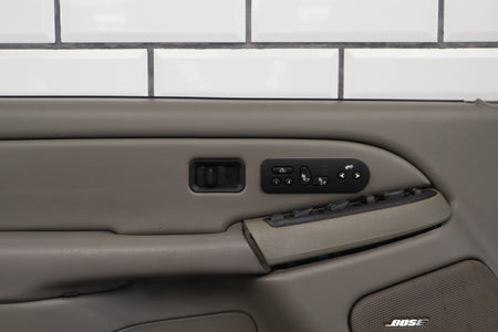 03-06 Chevy Tahoe/Suburban GMT800 Left Front Door Panel Charcoal