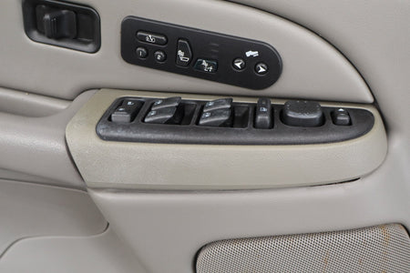 03-06 Chevy Tahoe/Suburban GMT800 Left Front Door Panel Charcoal