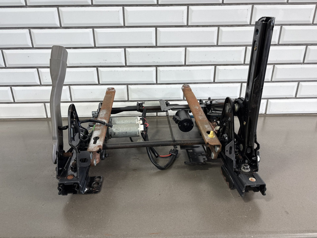 03-06 Chevy Tahoe/Suburban GMT800 Passenger Power Seat Track