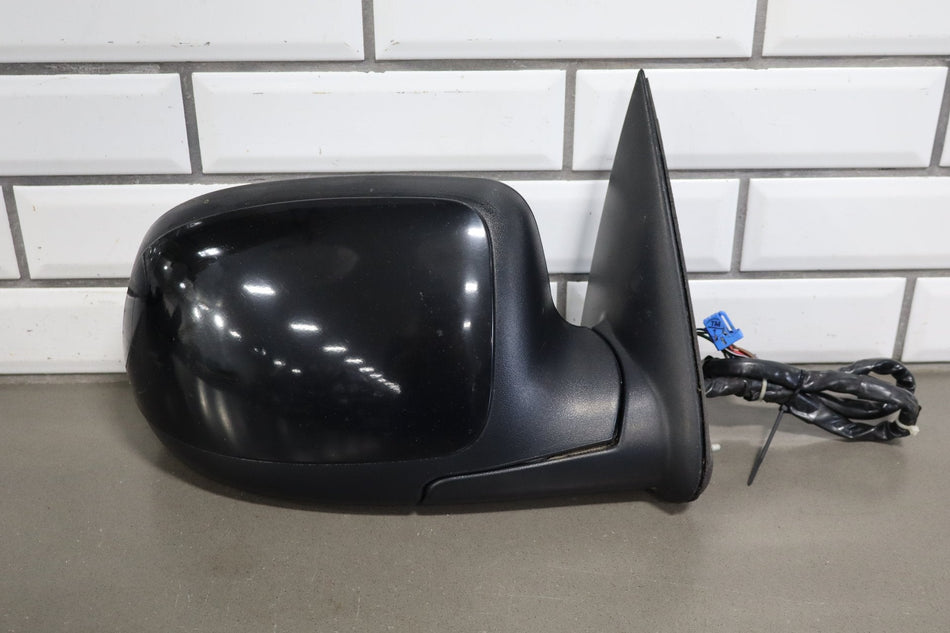 03-06 Chevy Tahoe/Suburban GMT800 Right Mirror Power Fold Signal
