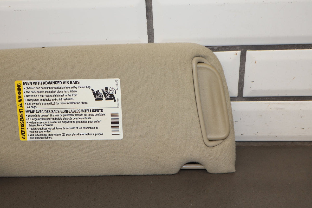 03-06 Chevy Tahoe/Suburban GMT800 Sun Visor Pair Charcoal