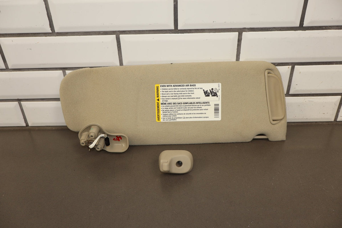 03-06 Chevy Tahoe/Suburban GMT800 Sun Visor Pair Charcoal