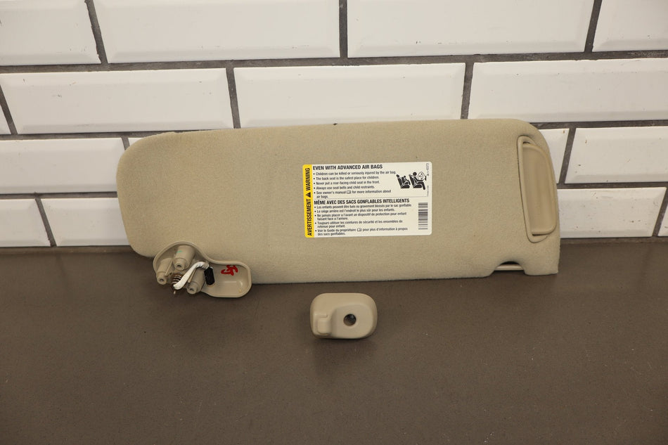 03-06 Chevy Tahoe/Suburban GMT800 Sun Visor Pair Charcoal