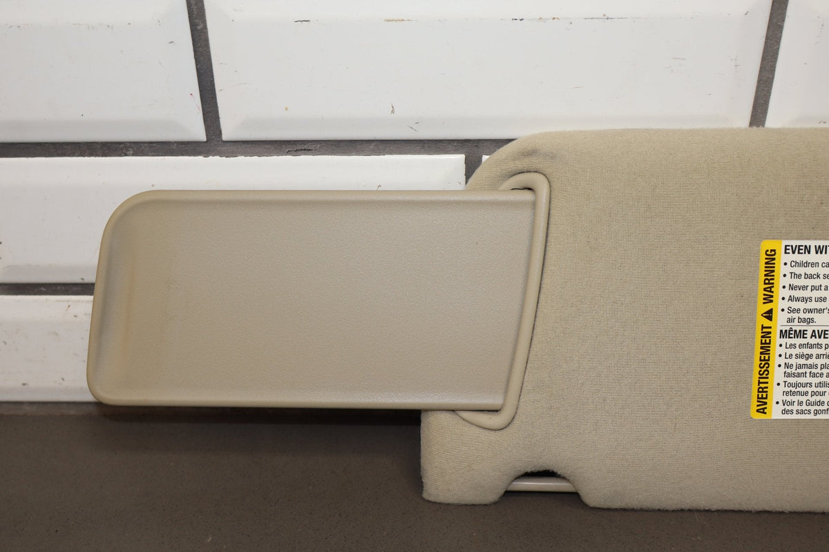 03-06 Chevy Tahoe/Suburban GMT800 Sun Visor Pair Charcoal