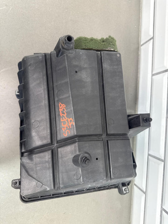 03 - 06 Chevy Truck SUV GMT800 5.3L Air Cleaner Assembly OEM