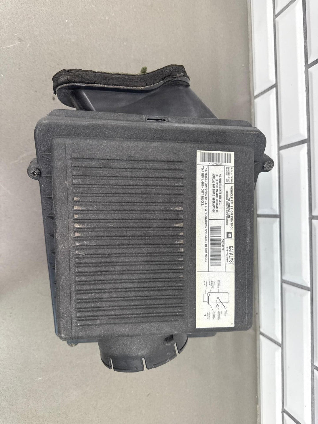 03 - 06 Chevy Truck SUV GMT800 5.3L Air Cleaner Assembly OEM