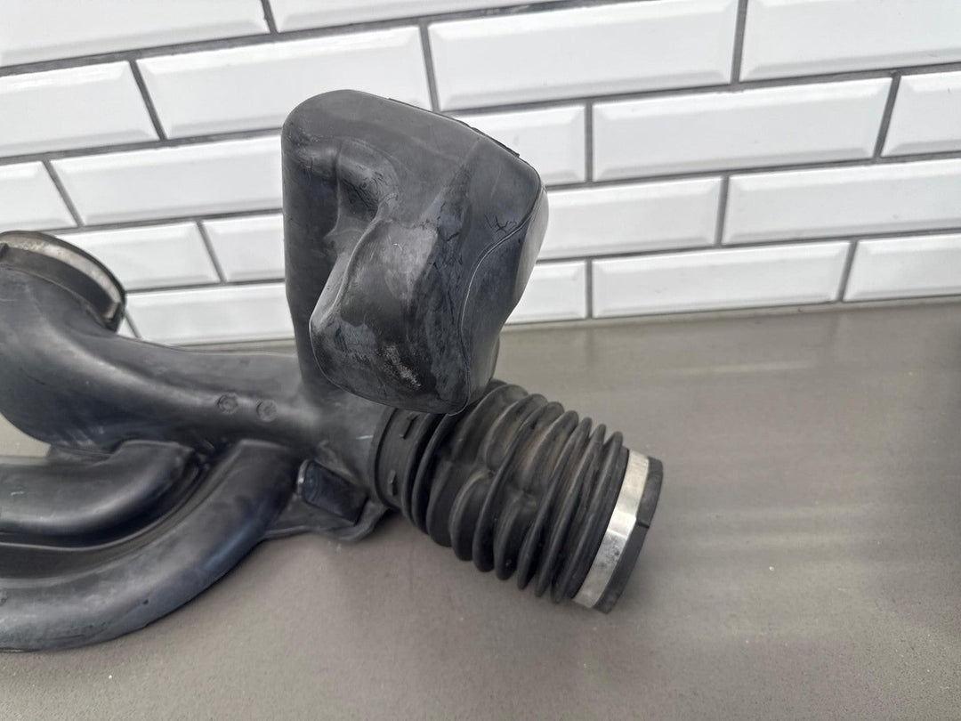 03 - 06 Chevy Truck SUV GMT800 5.3L Air Cleaner Assembly OEM