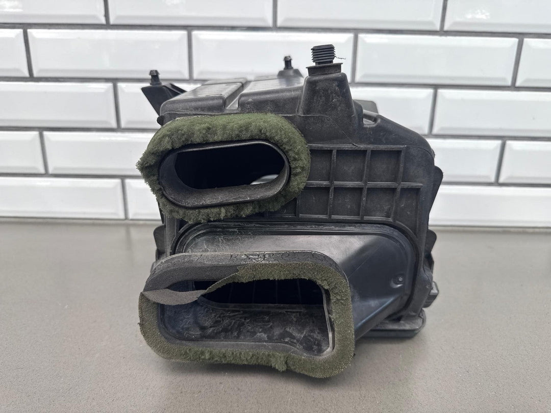 03 - 06 Chevy Truck SUV GMT800 5.3L Air Cleaner Assembly OEM