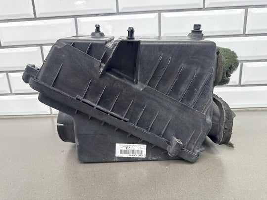 03 - 06 Chevy Truck SUV GMT800 5.3L Air Cleaner Assembly OEM