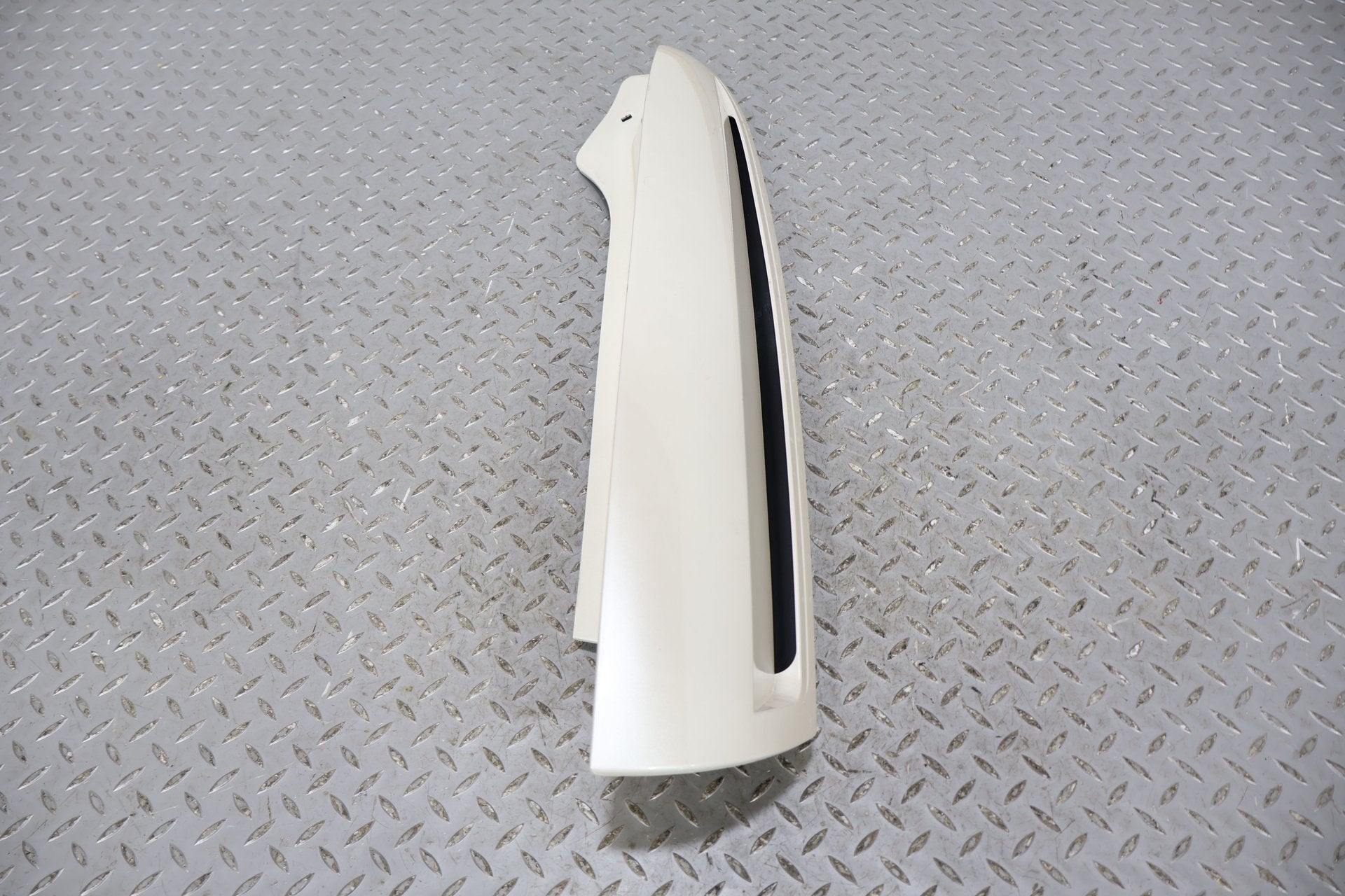 03-06 Escalade Short WB Left Rear Upper Tail Panel Mouldings -White Diamond 98U