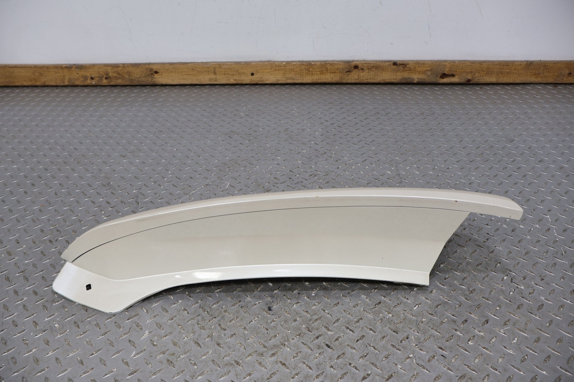 03-06 Escalade Short WB Left Rear Upper Tail Panel Mouldings -White Diamond 98U