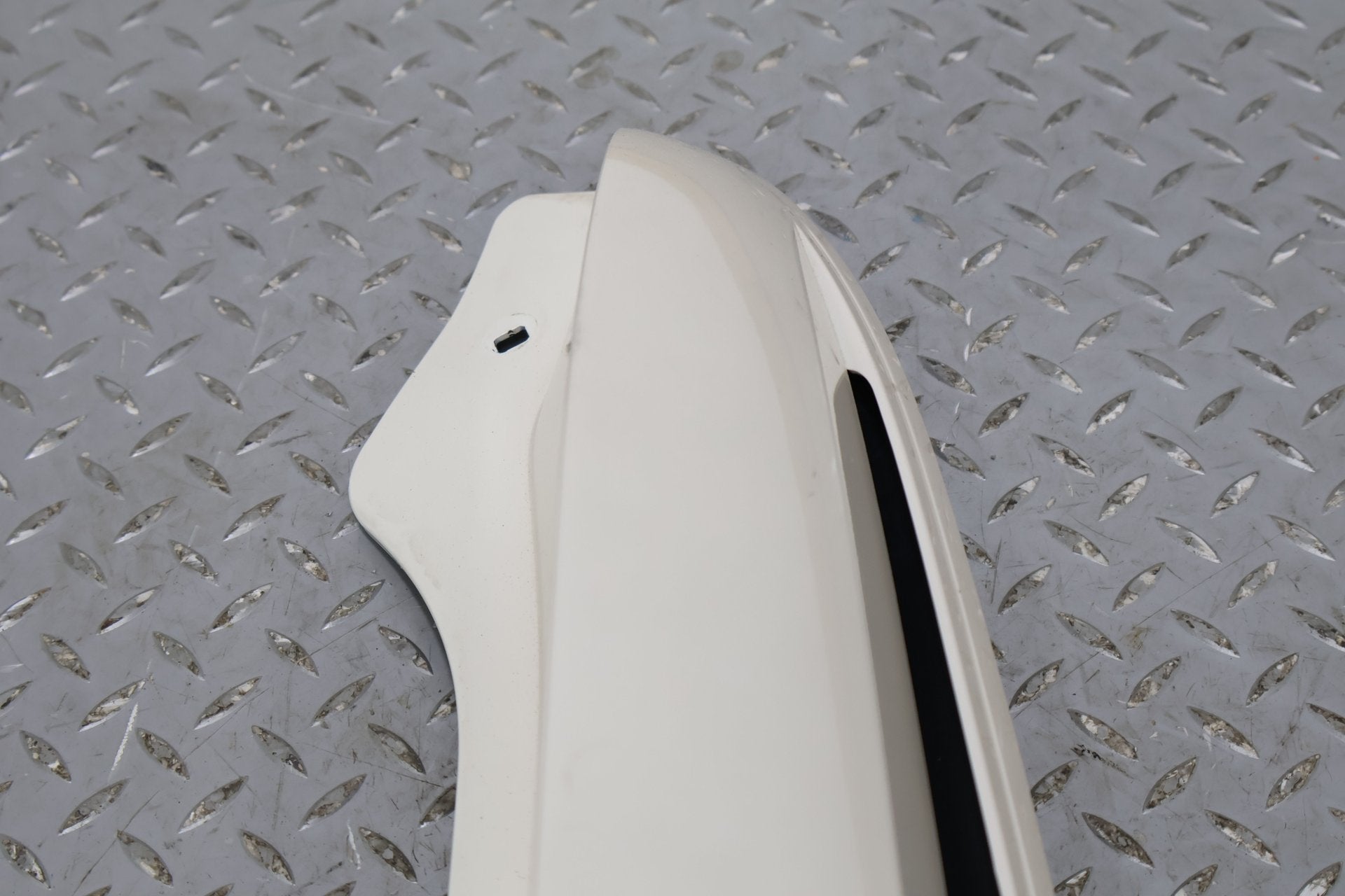 03-06 Escalade Short WB Left Rear Upper Tail Panel Mouldings -White Diamond 98U