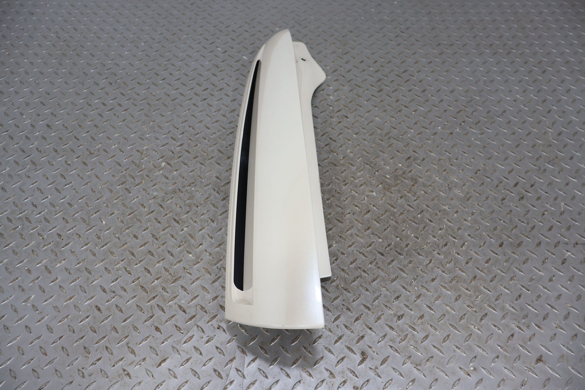 03-06 Escalade Short WB Left Rear Upper Tail Panel Mouldings -White Diamond 98U