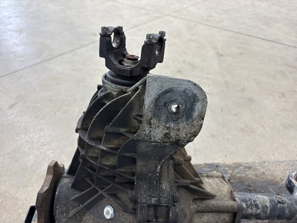 03-06 Hummer H2 4X4 Front Axle Differential Carrier 4.10 Assembly 25819234