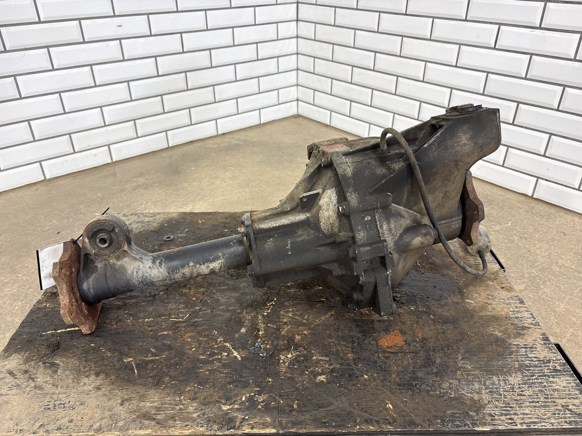 03-06 Hummer H2 4X4 Front Axle Differential Carrier 4.10 Assembly 25819234