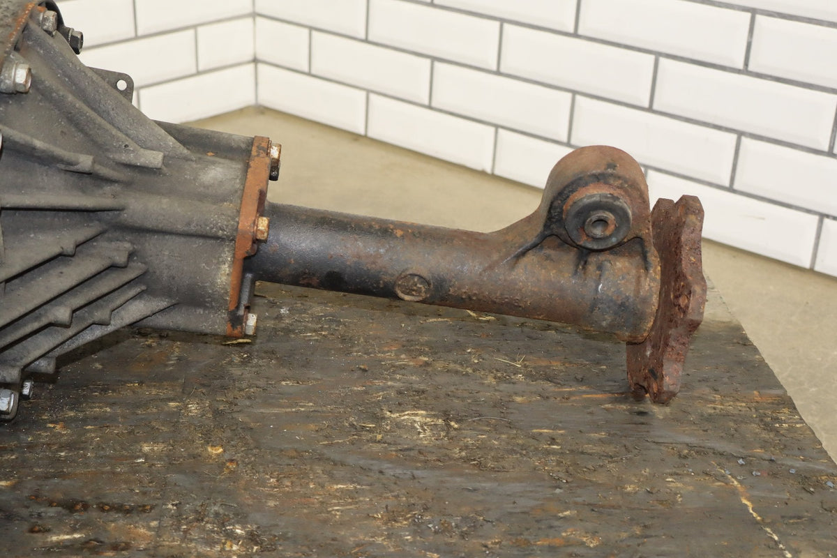 03-06 Hummer H2 4X4 Front Axle Differential Carrier 4.10 Assembly 25819234