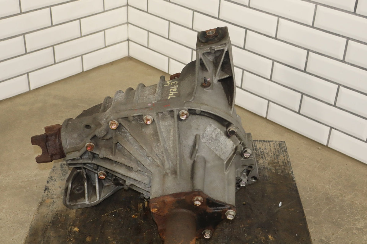 03-06 Hummer H2 4X4 Front Axle Differential Carrier 4.10 Assembly 25819234