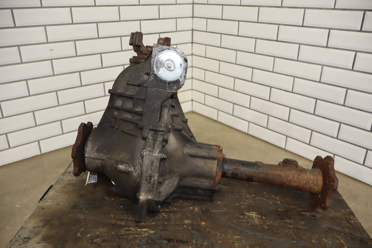 03-06 Hummer H2 4X4 Front Axle Differential Carrier 4.10 Assembly 25819234
