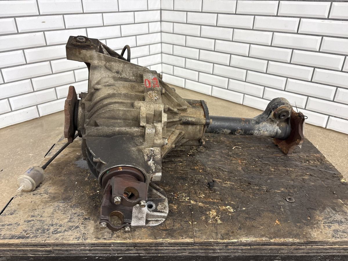 03-06 Hummer H2 4X4 Front Axle Differential Carrier 4.10 Assembly 25819234