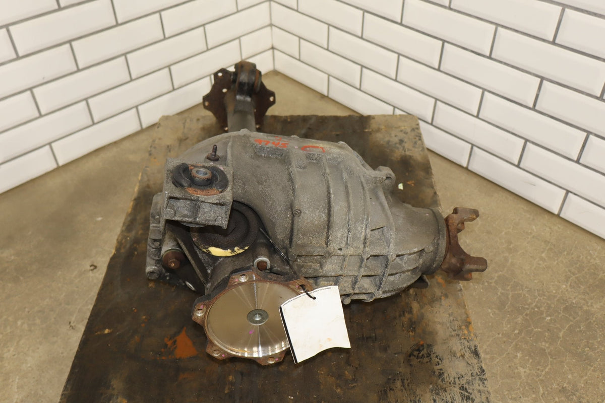 03-06 Hummer H2 4X4 Front Axle Differential Carrier 4.10 Assembly 25819234