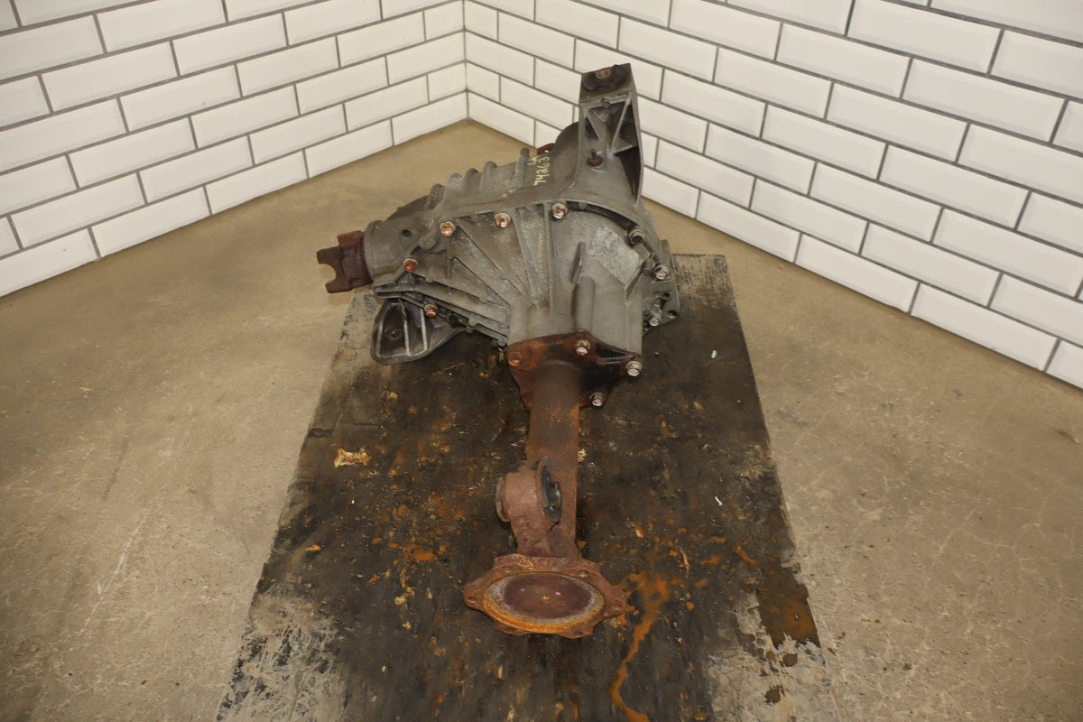 03-06 Hummer H2 4X4 Front Axle Differential Carrier 4.10 Assembly 25819234