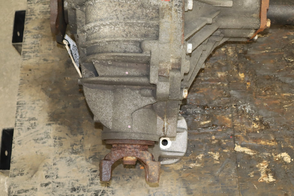 03-06 Hummer H2 4X4 Front Axle Differential Carrier 4.10 Assembly 25819234
