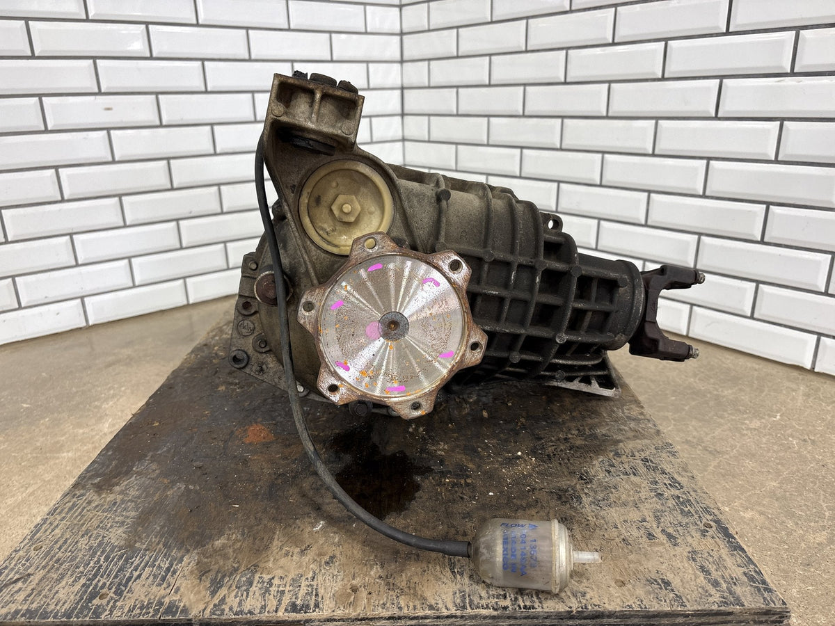 03-06 Hummer H2 4X4 Front Axle Differential Carrier 4.10 Assembly 25819234
