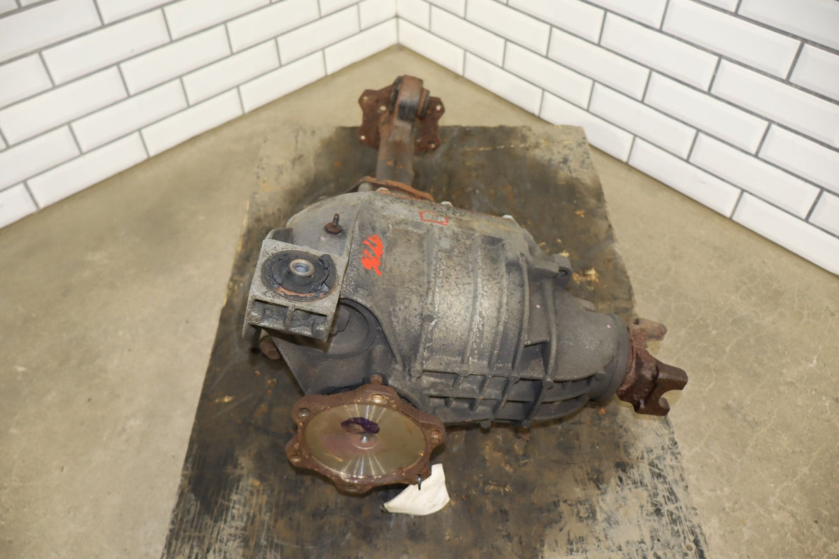 03-06 Hummer H2 4X4 Front Axle Differential Carrier 4.10 Assembly 25819234