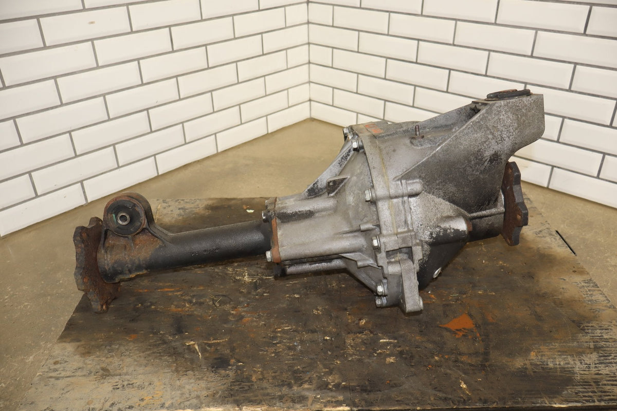03-06 Hummer H2 4X4 Front Axle Differential Carrier 4.10 Assembly 25819234