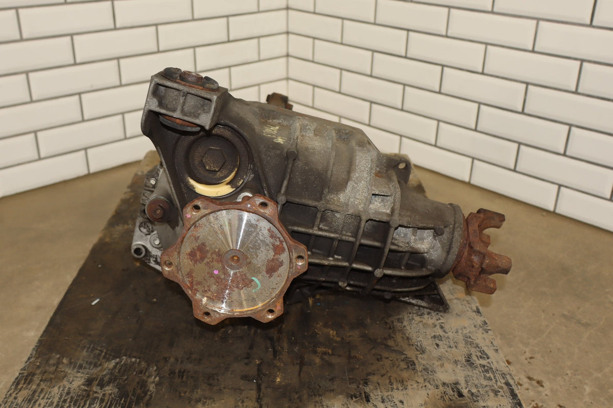 03-06 Hummer H2 4X4 Front Axle Differential Carrier 4.10 Assembly 25819234