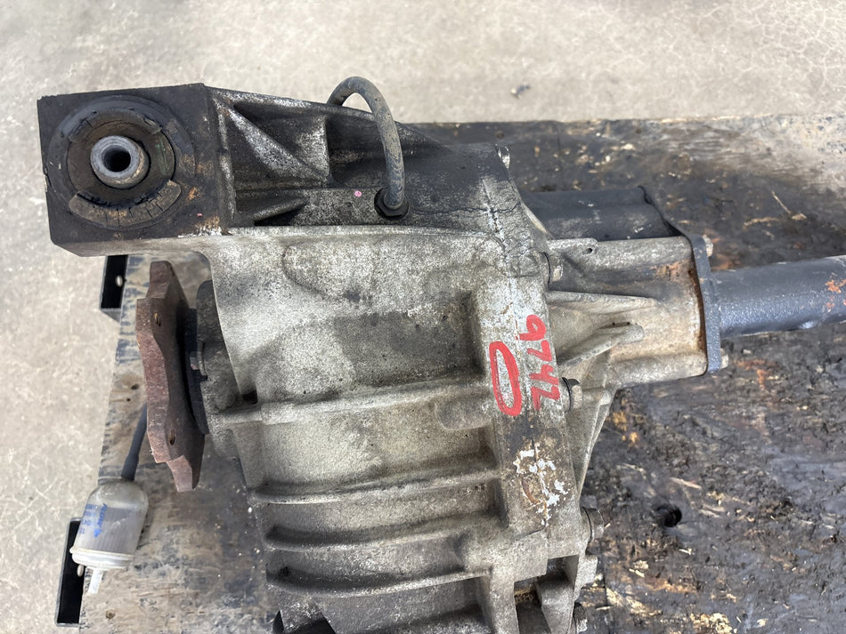 03-06 Hummer H2 4X4 Front Axle Differential Carrier 4.10 Assembly 25819234