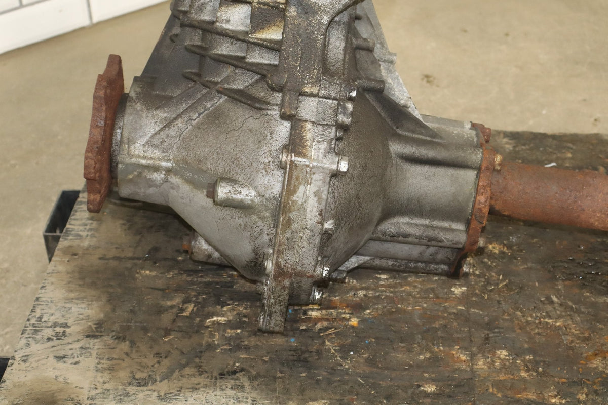 03-06 Hummer H2 4X4 Front Axle Differential Carrier 4.10 Assembly 25819234