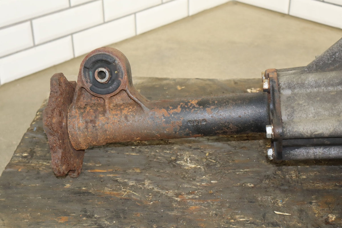 03-06 Hummer H2 4X4 Front Axle Differential Carrier 4.10 Assembly 25819234