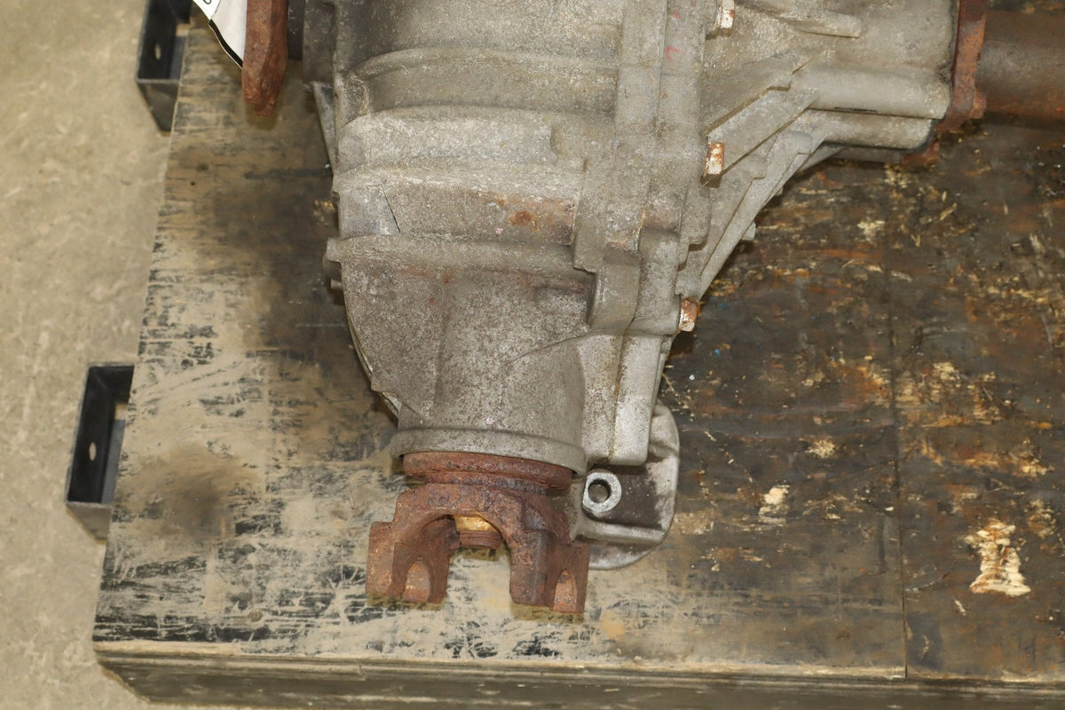 03-06 Hummer H2 4X4 Front Axle Differential Carrier 4.10 Assembly 25819234