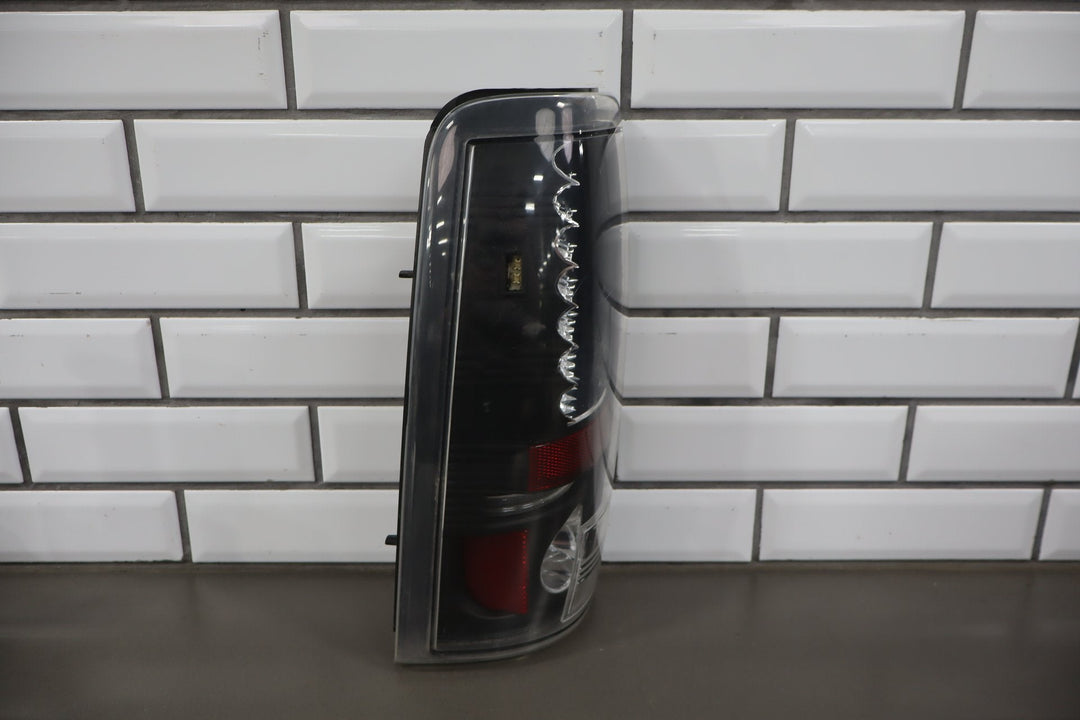 03 - 07 Chevrolet Silverado 2500 Aftermarket Tail Light Set Pair Left/Right LED