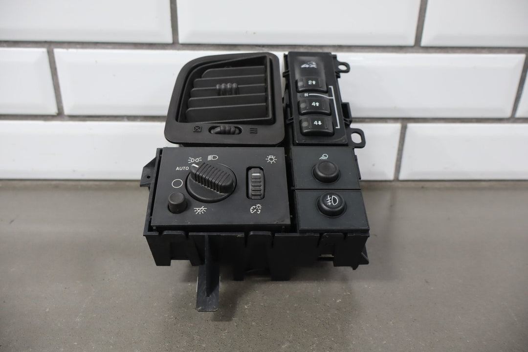 03 - 07 Chevrolet Silverado 2500 GMT800 Headlight Switch OEM