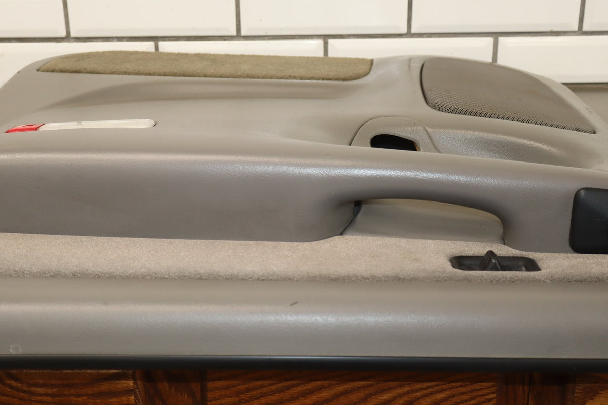 03-07 Chevrolet Silverado 2500HD Crew Right Rear Door Trim Panel Medium Gray 922