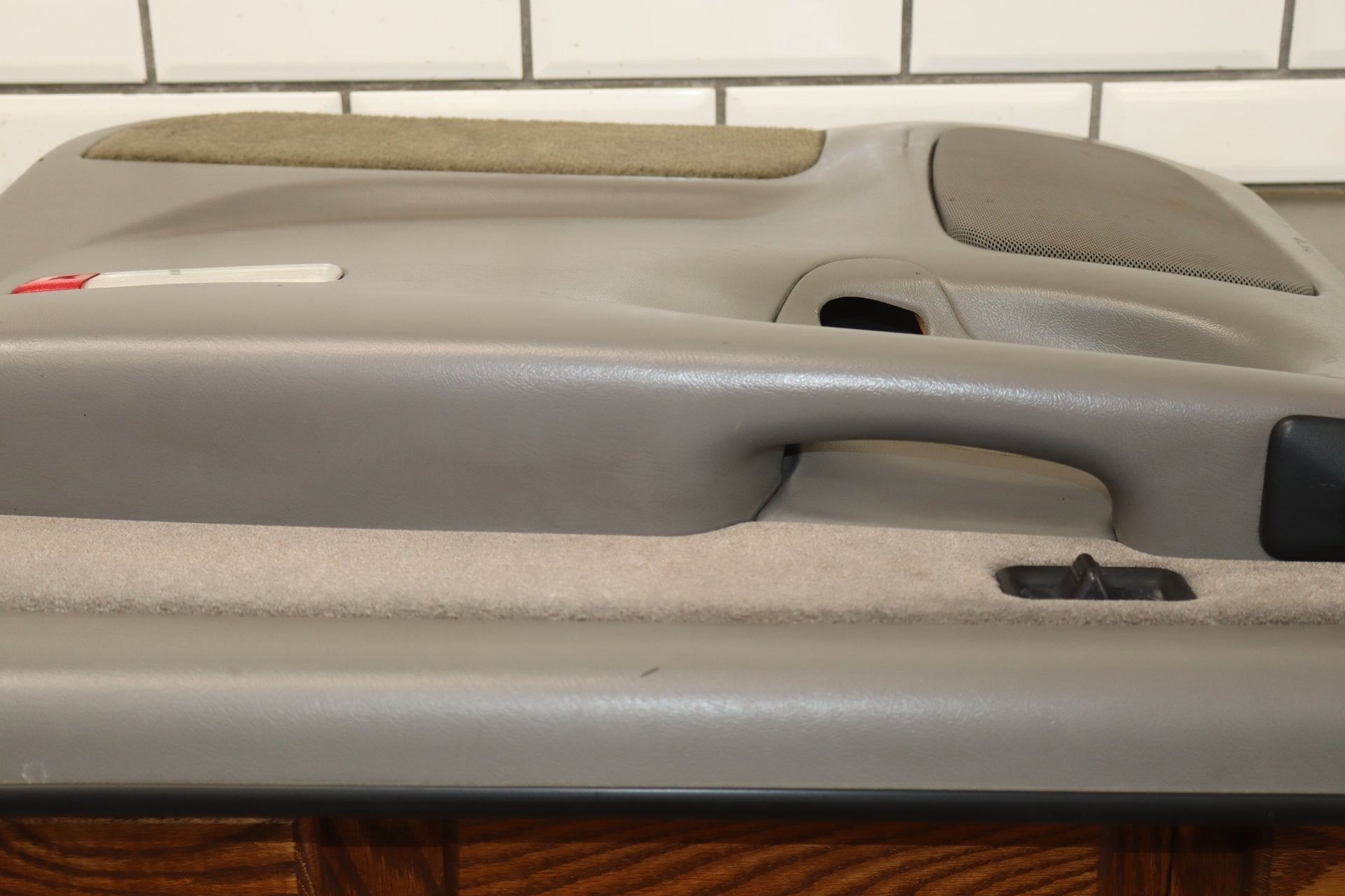 03-07 Chevrolet Silverado 2500HD Crew Right Rear Door Trim Panel Medium Gray 922