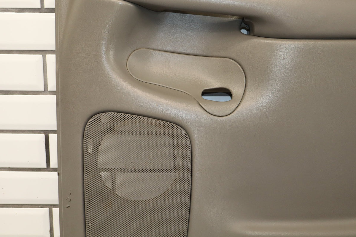 03-07 Chevrolet Silverado 2500HD Crew Right Rear Door Trim Panel Medium Gray 922
