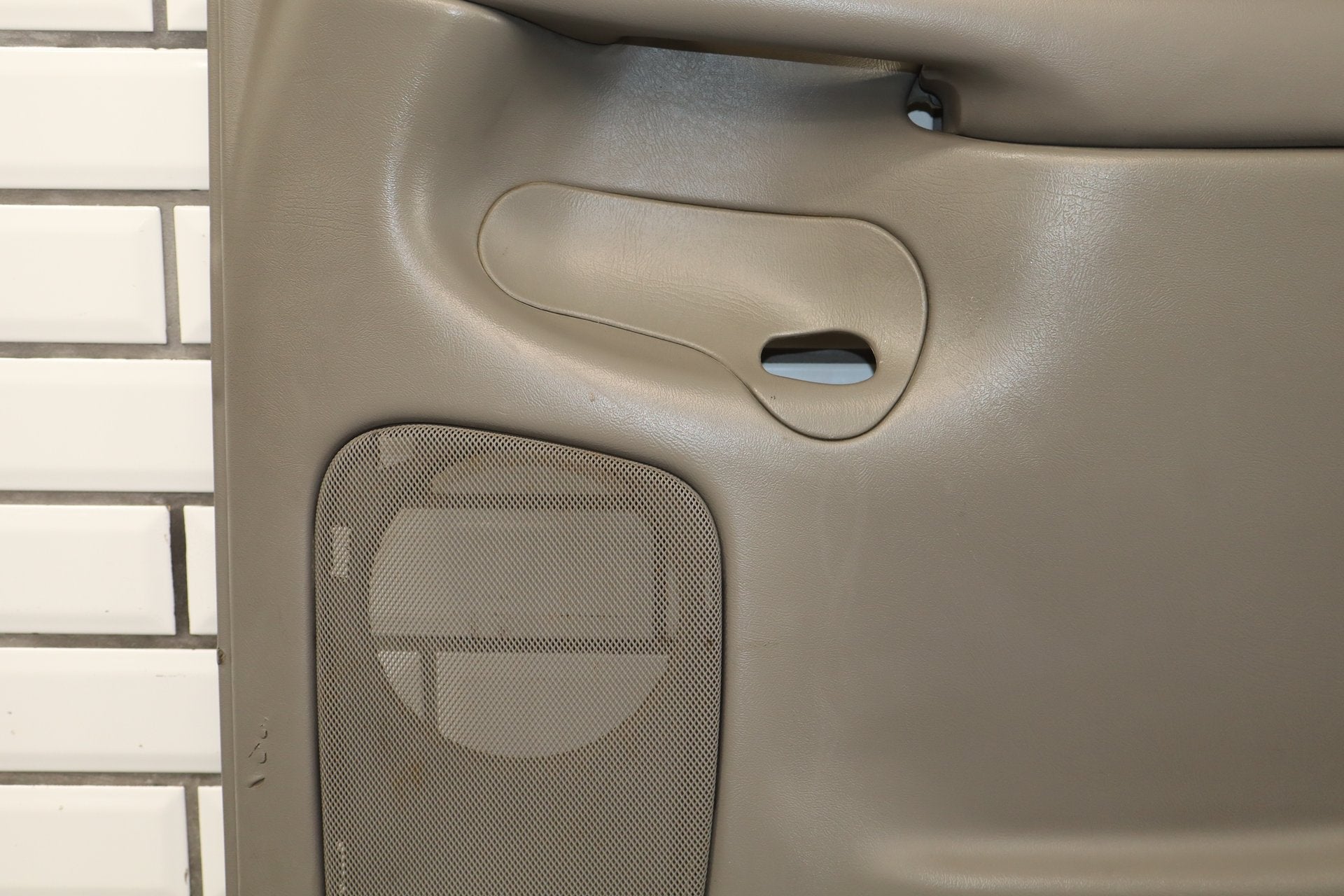 03-07 Chevrolet Silverado 2500HD Crew Right Rear Door Trim Panel Medium Gray 922
