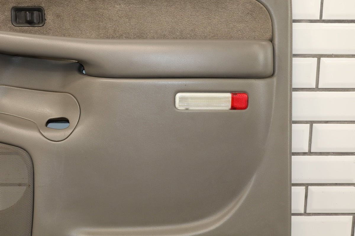03-07 Chevrolet Silverado 2500HD Crew Right Rear Door Trim Panel Medium Gray 922