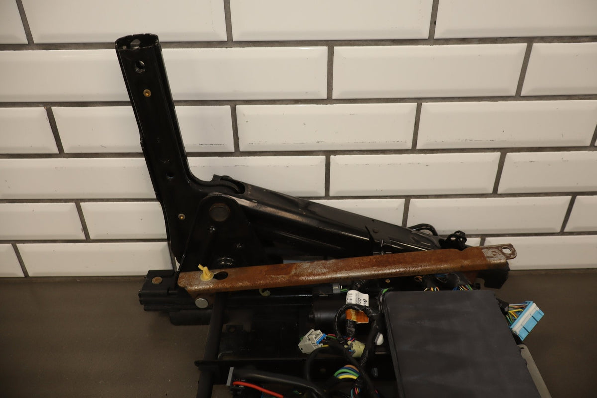 03-07 Chevrolet Silverado 2500HD GMT800 Driver Power Seat Track Assembly
